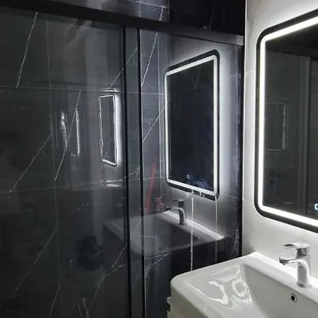 Leo - Luxury Apartment
